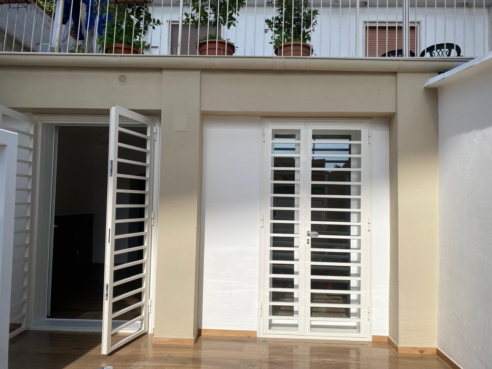 04b8e024-b96b-415d-9fae-2ba57318e034-1